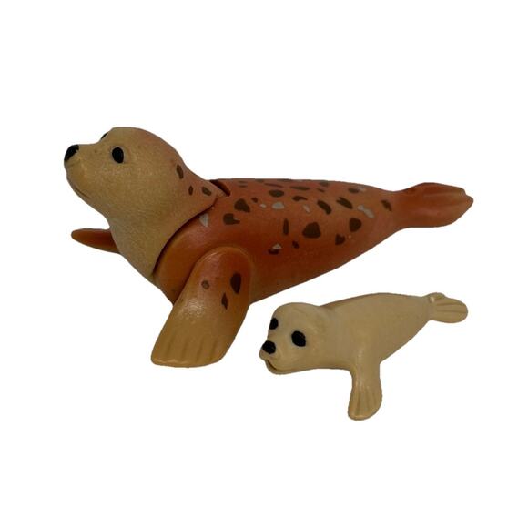 2 Playmobil Wild Zoo Safari Animal Spotted Seals Figures Posable - Picture 1 of 3